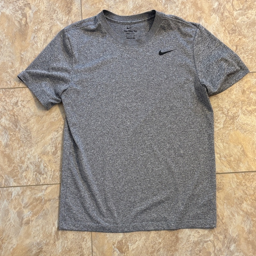 Nike Men's Heather Gray Short Sleeve Tee